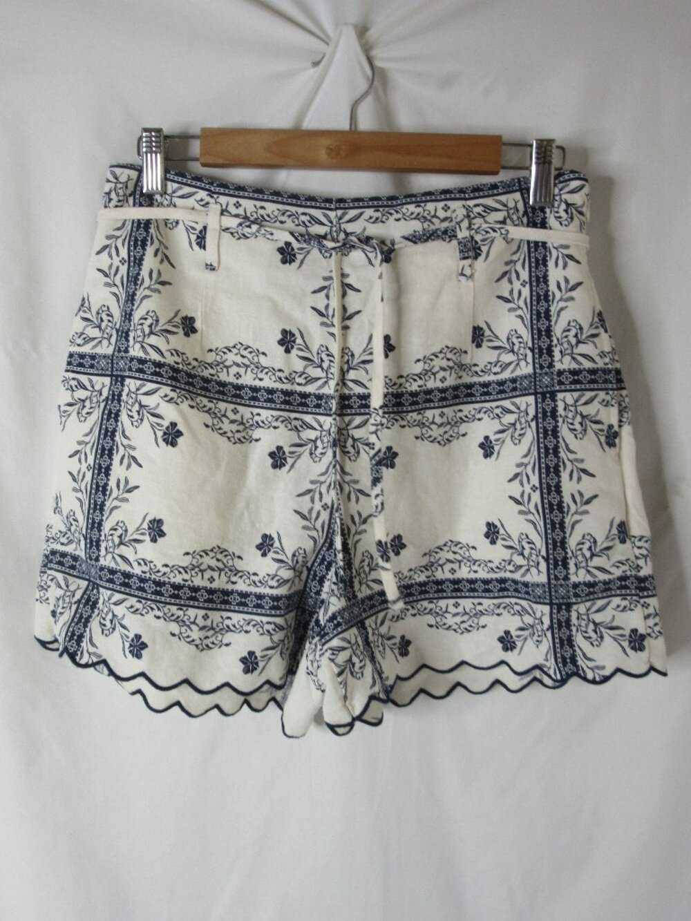 A New Day Linen Shorts Navy Blue Cream Floral Scallop Trim Size 6 NWT - Picture 2 of 12